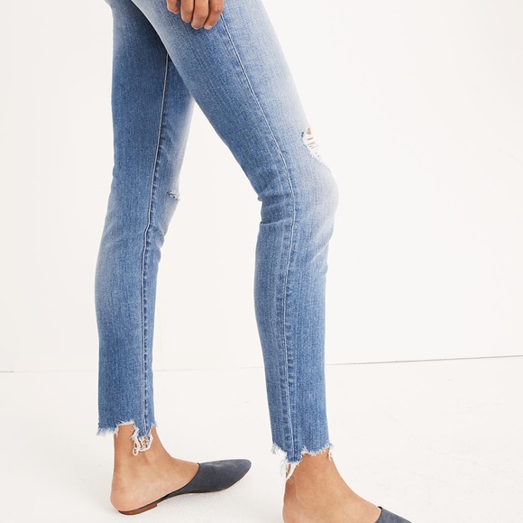 Madewell Denim - 9" Mid-Rise Skinny Jeans in Frankie Wash Torn-Knee